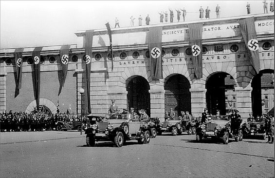 Anschluss and Deutschland Hitler in Wien