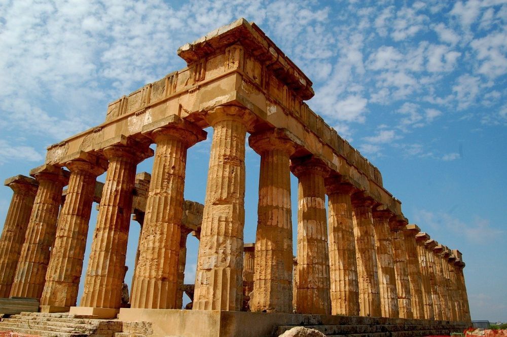 Das Altertum - Griechischer Tempel
